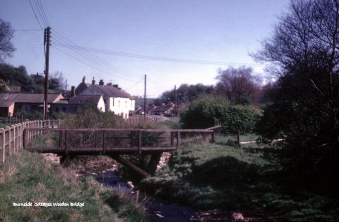 Burnside Cottages Wooden Bridge